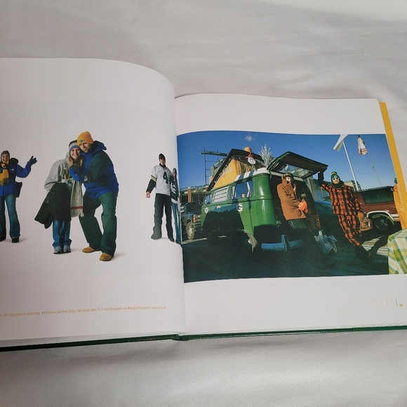 Greenbay Packers Green Gold & Proud Hardvover Book & DVD 2005 - Picture 9 of 12